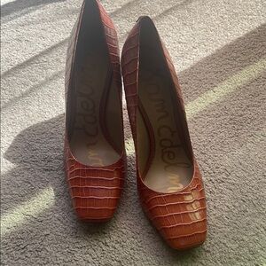 Sam Edelman Tan Heels with Croc-Embossed Texture